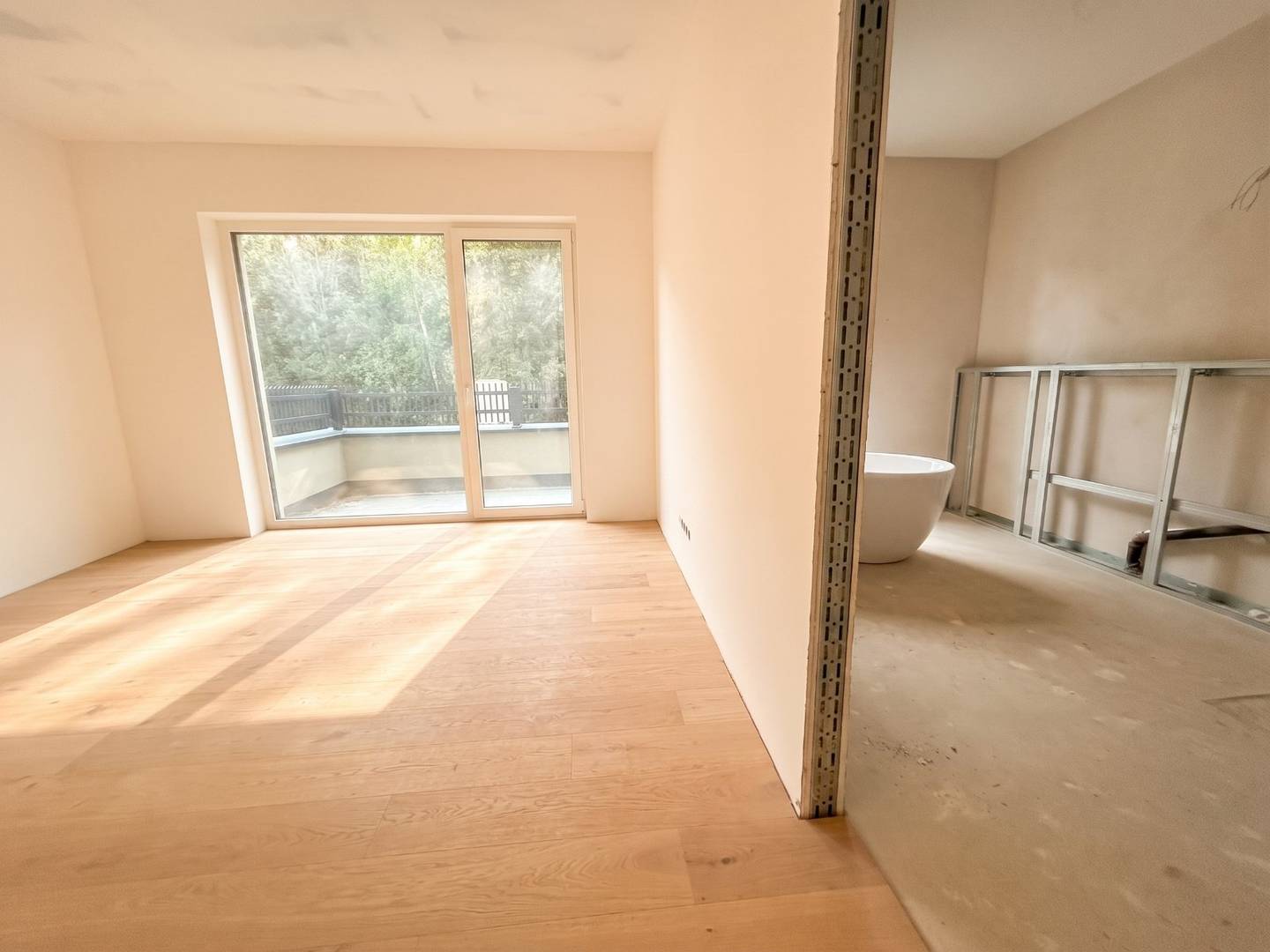 First occupancy family apartment with garden and garage
