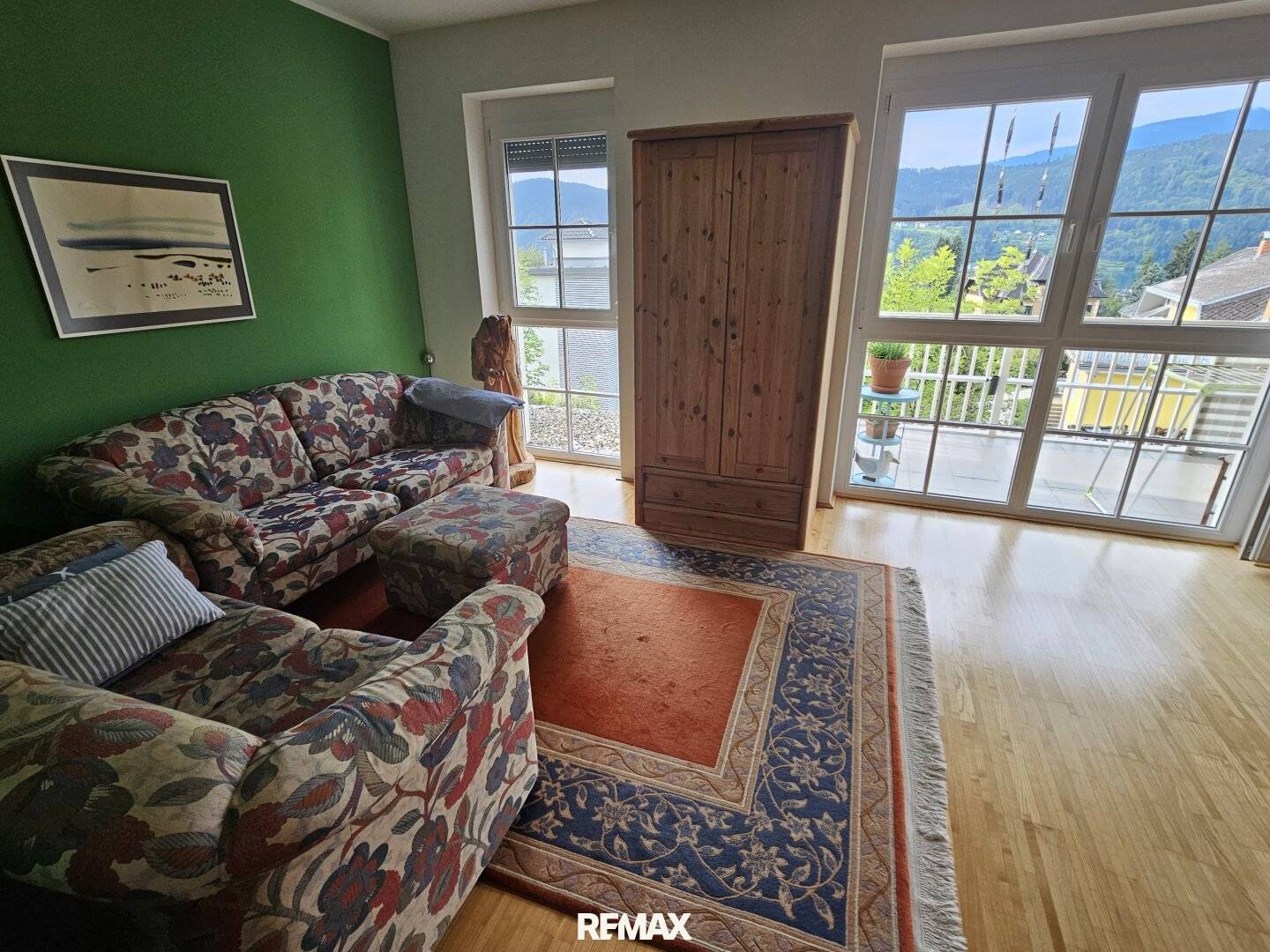 Exclusive condominium with lake view, terrace &amp; private garden in Millstatt am See