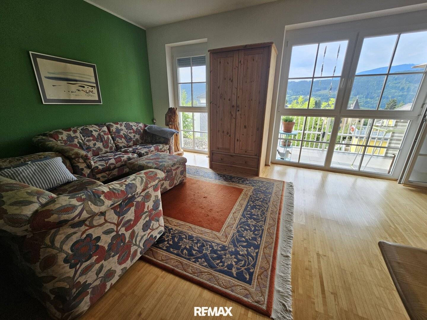 Exclusive condominium with lake view, terrace &amp; private garden in Millstatt am See