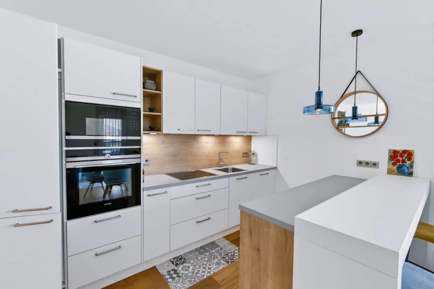 Wide view over Velden: 3-room new build apartment within walking distance to the center