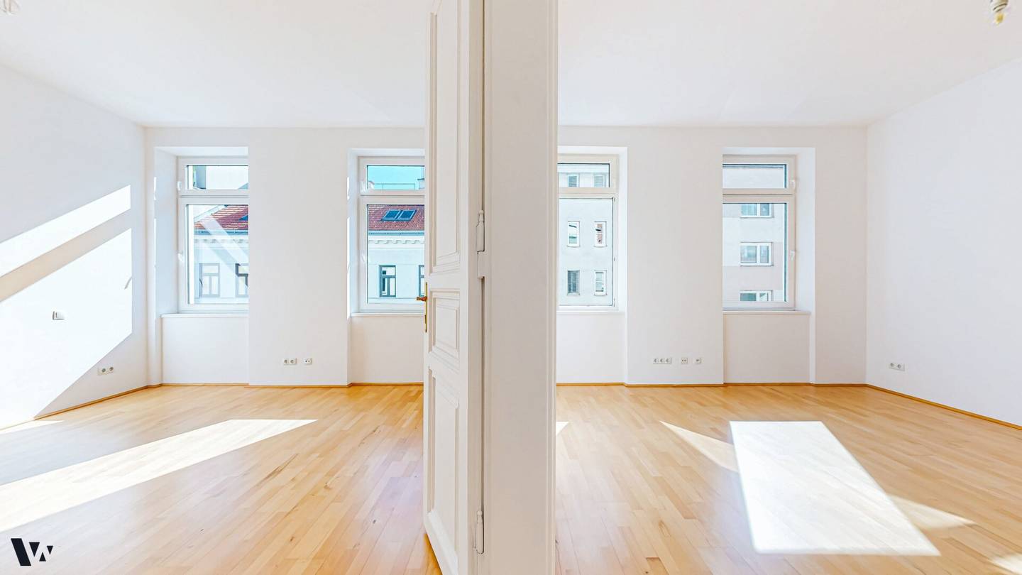 OLD BUILDING DREAM WITH BALCONY | 3-ROOM APARTMENT WITH SUN ON BOTH SIDES