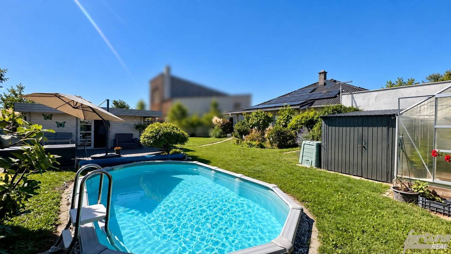 Bungalow with garden and pool directly in Podersdorf am Neusiedlersee