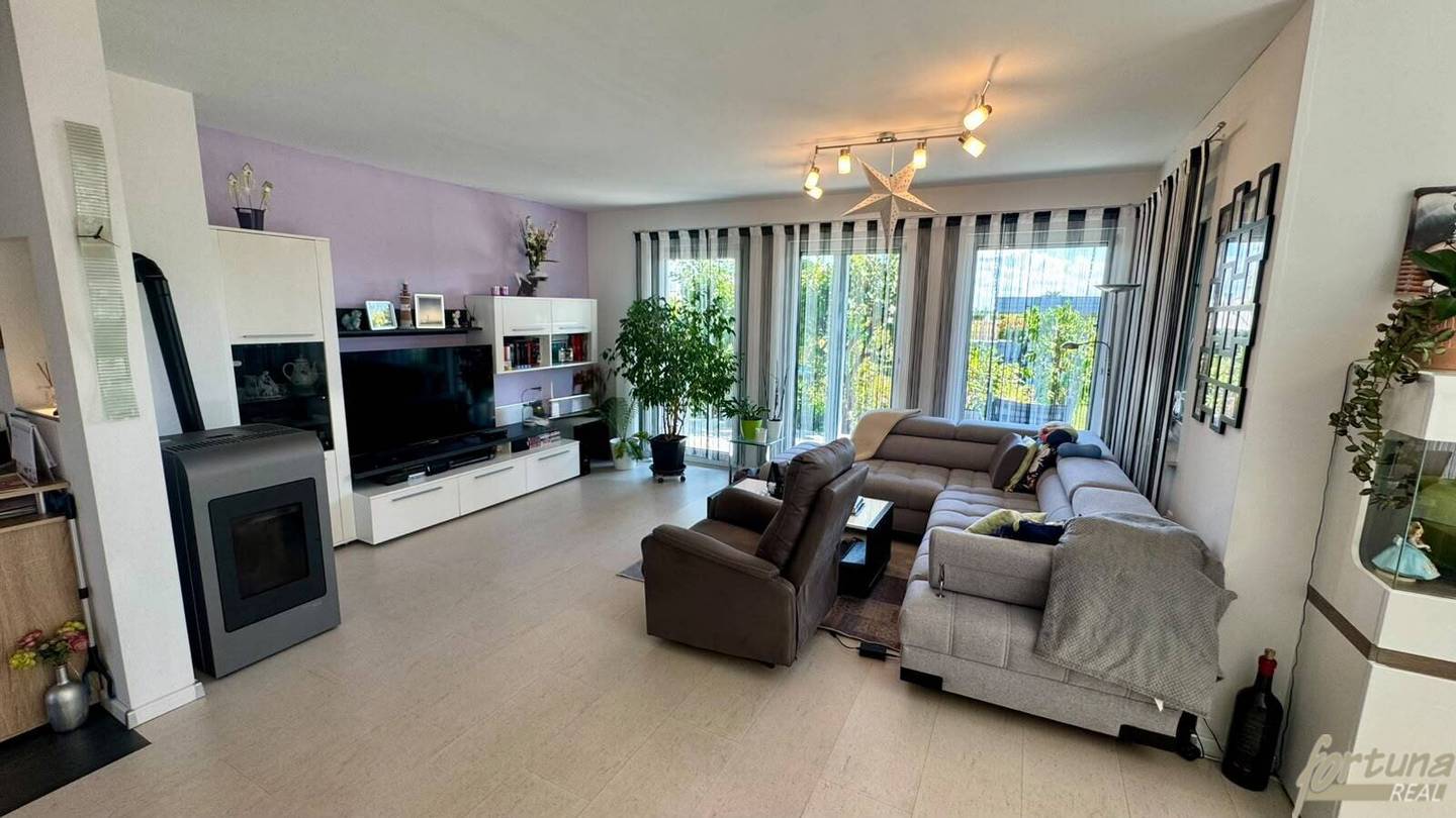 Bungalow with garden and pool directly in Podersdorf am Neusiedlersee