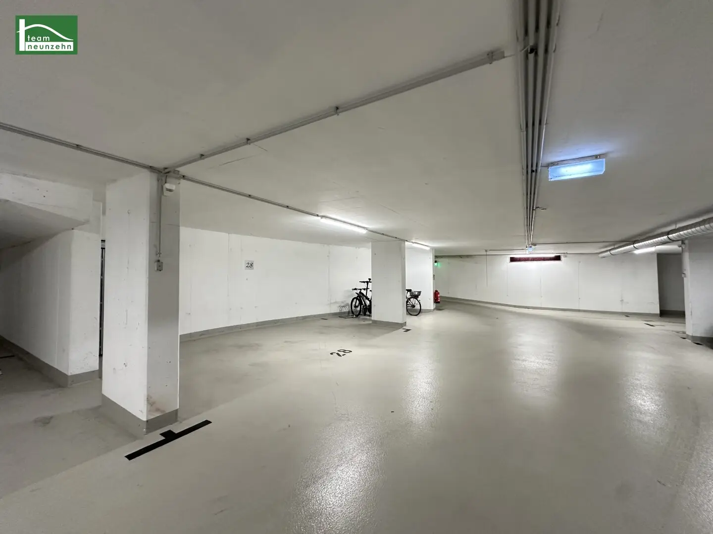 Permanent garage parking space AND 18 m² storage space near Millennium City and Handelskai