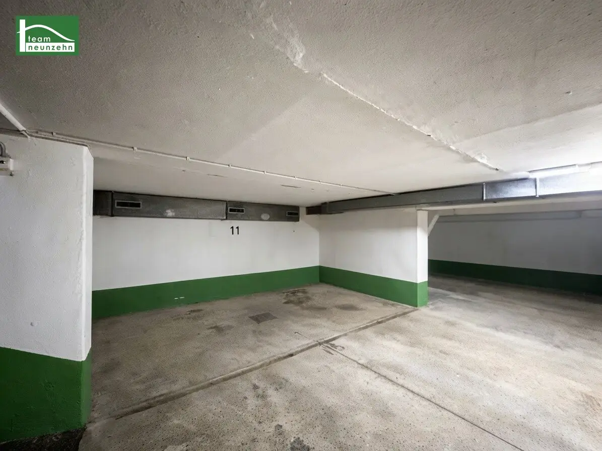 Open-ended garage parking space at Wiedner Hauptstraße 68