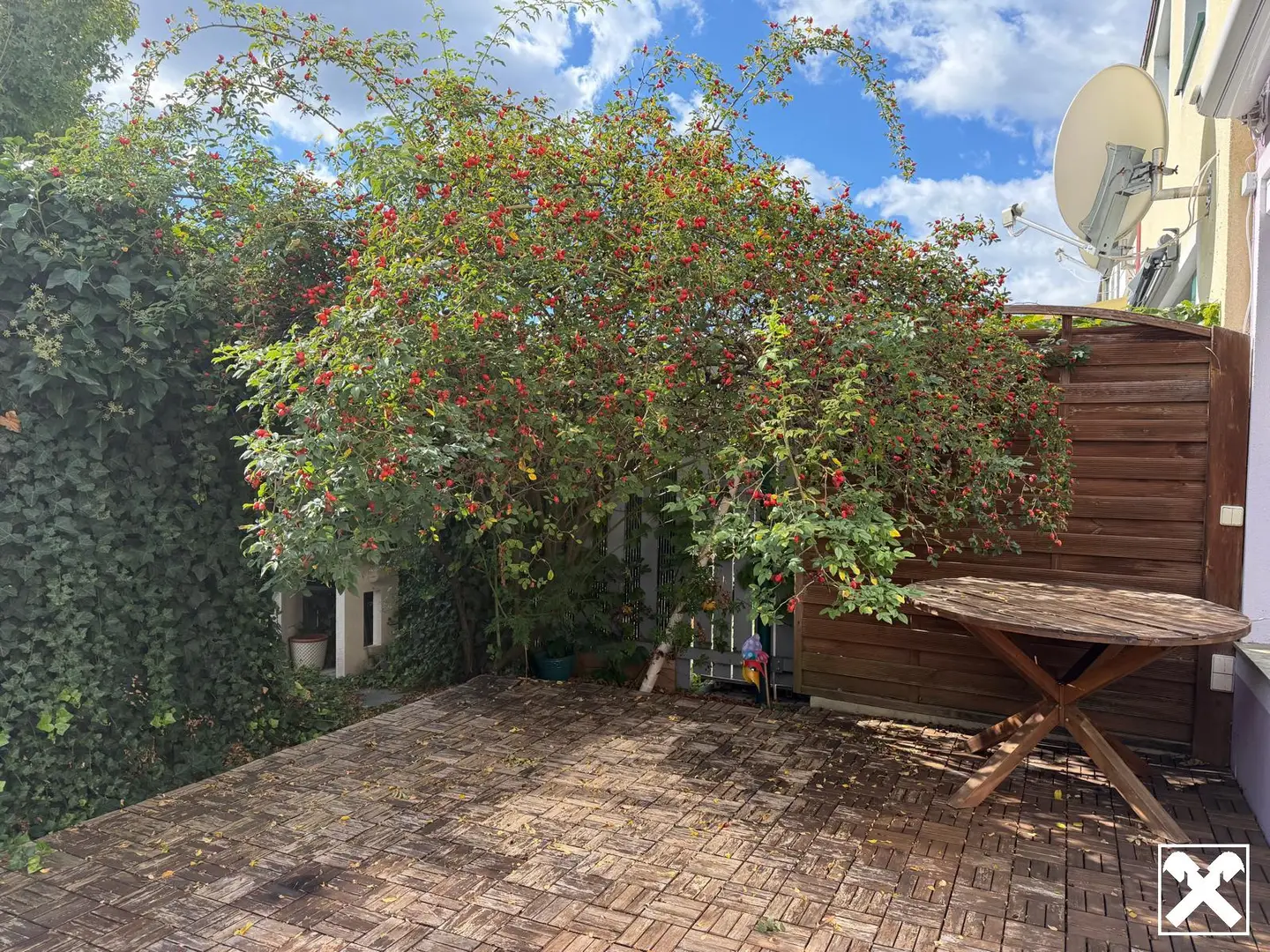 Family apartment with garden and cellar centrally located