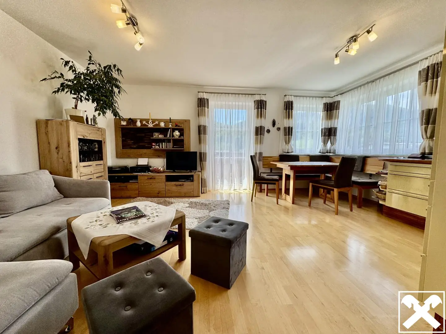 Bright apartment with sunny southwest balcony and underfloor heating