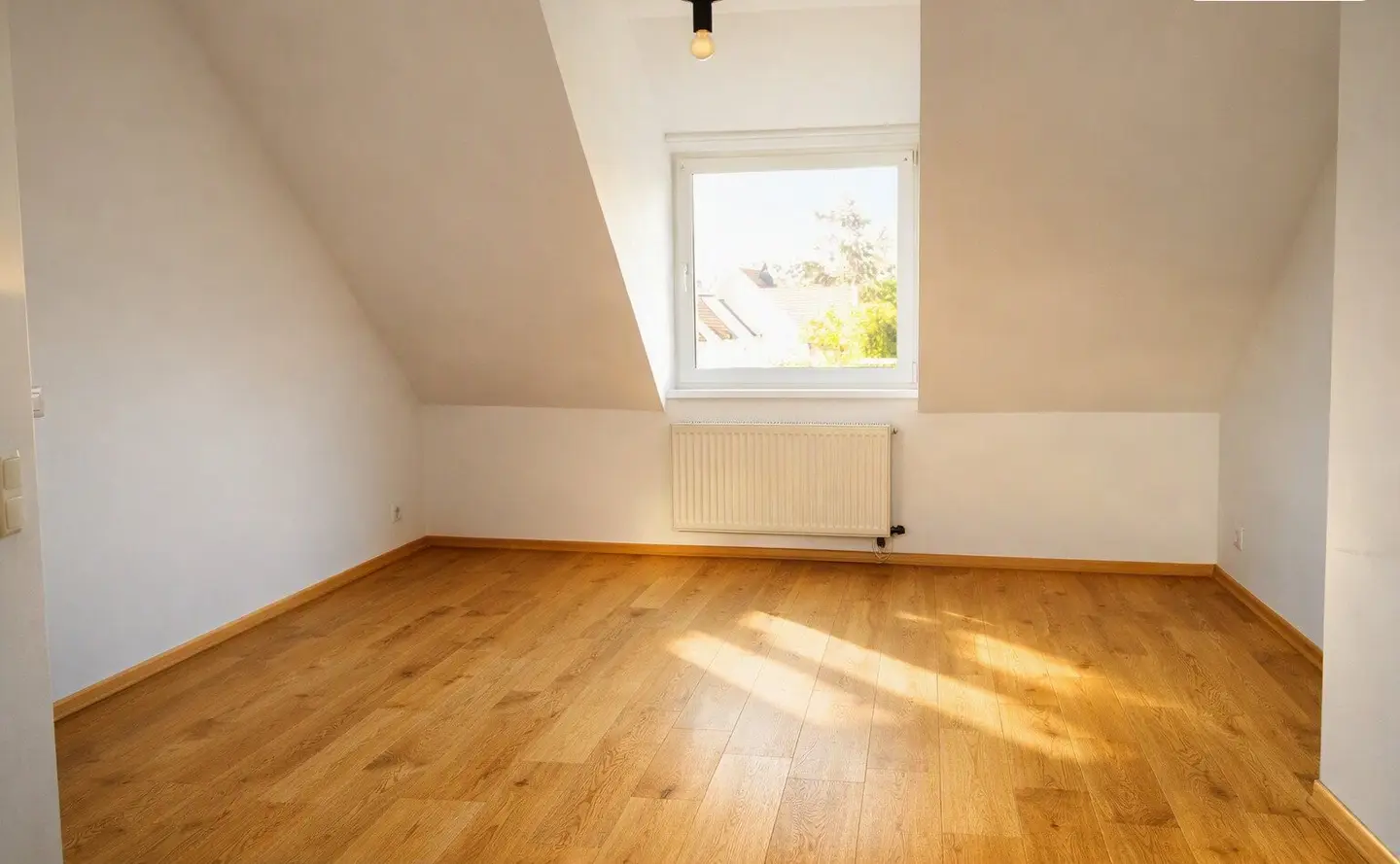 Freundliche 1-Zimmer-Wohnung mit Schöcklblick & neuer Küche und neue Böden