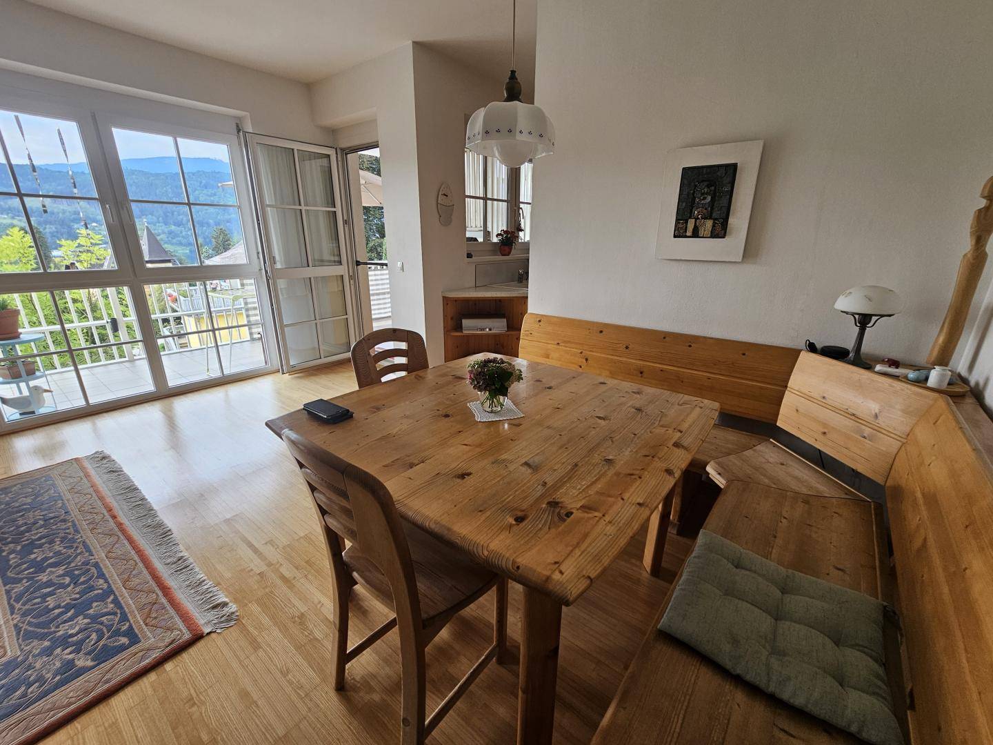Erdgeschosswohnung mit Privatgarten und Seeblick