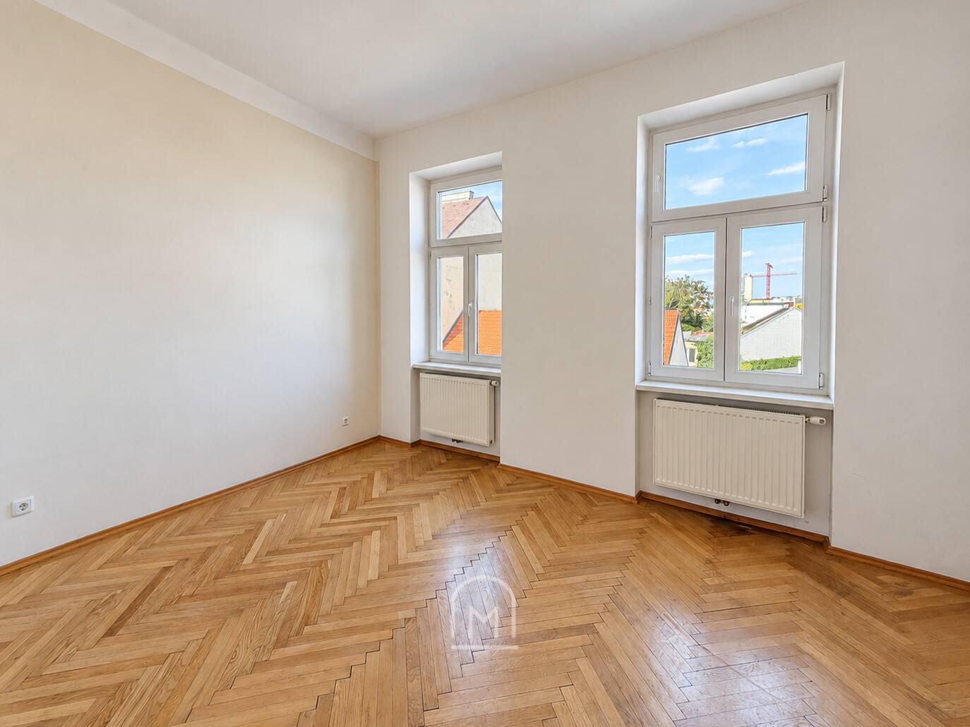 Bright Altbauwohnung with bay window and green view