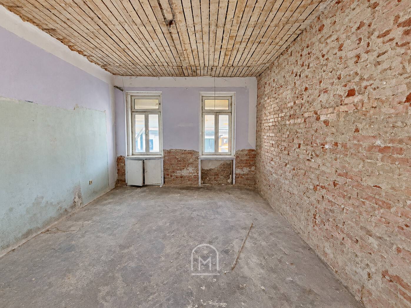 Wohnung with classic old building character and flexible layout