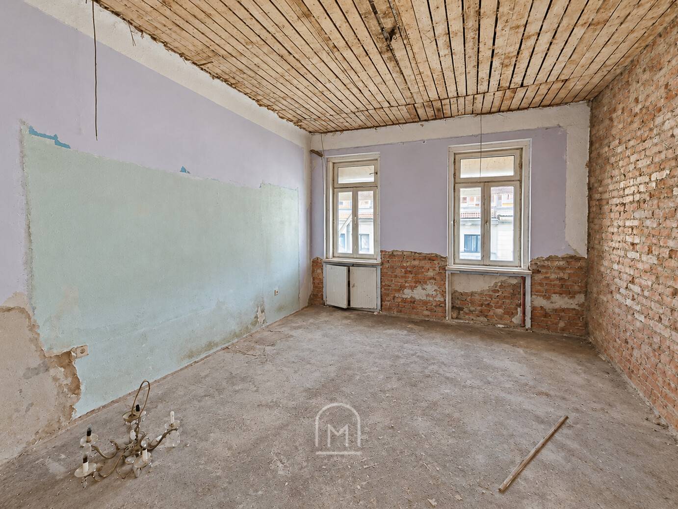 Wohnung with classic old building character and flexible layout