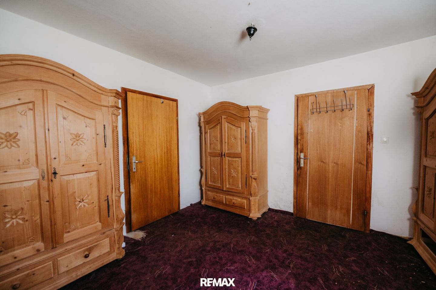 Multi-family house with pool in Bürmoos – live, rent &amp; use potential