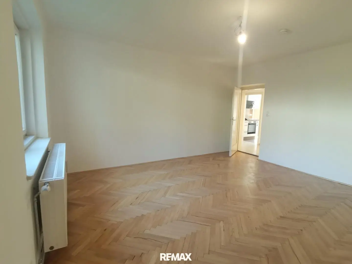 Renovated 2-room rental apartment