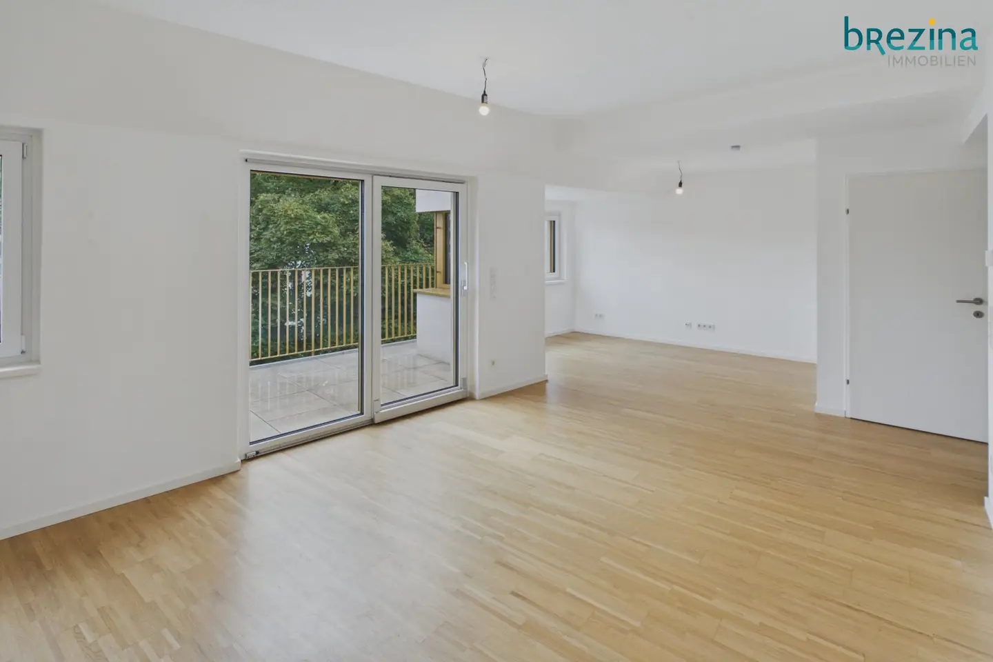 More Space to Live: 3 room apartment with beautiful balcony in quiet location