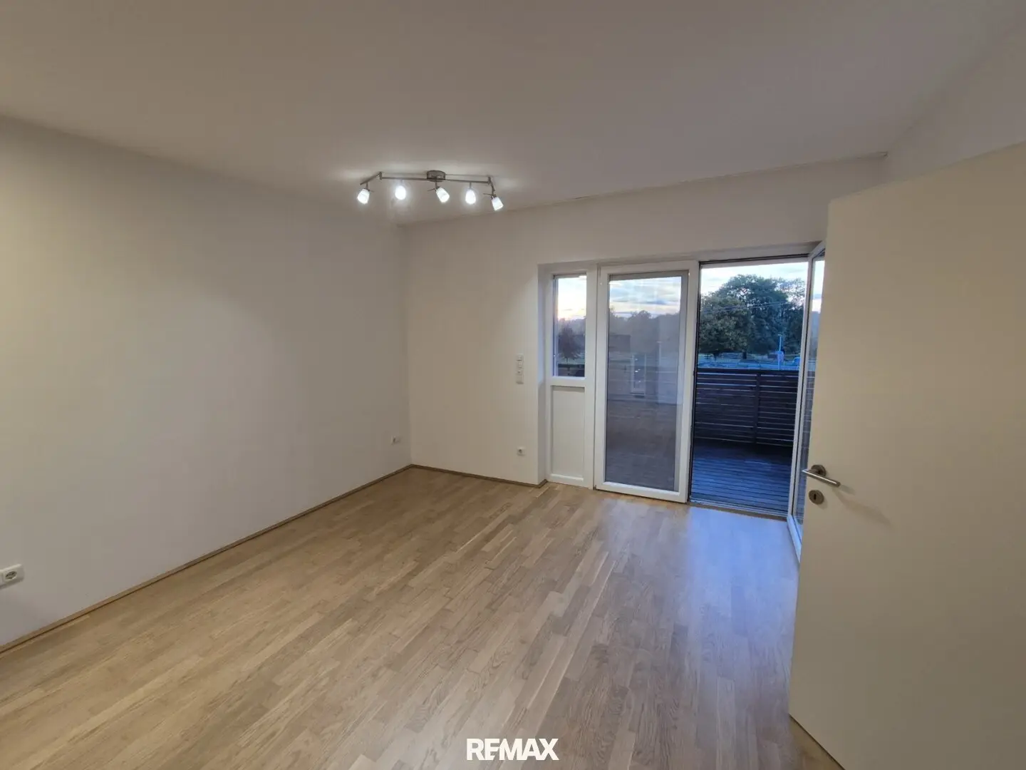 3 room apartment - top location, quiet, view to the Au