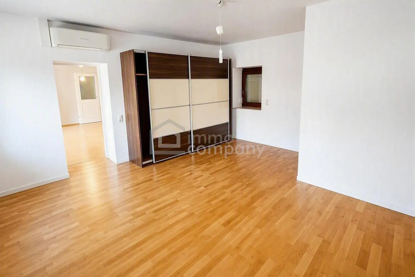 New tenant wanted for air-conditioned and renovated 2-room apartment