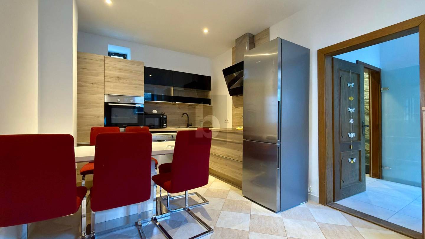 Partially renovated and peaceful with barn Wohnung