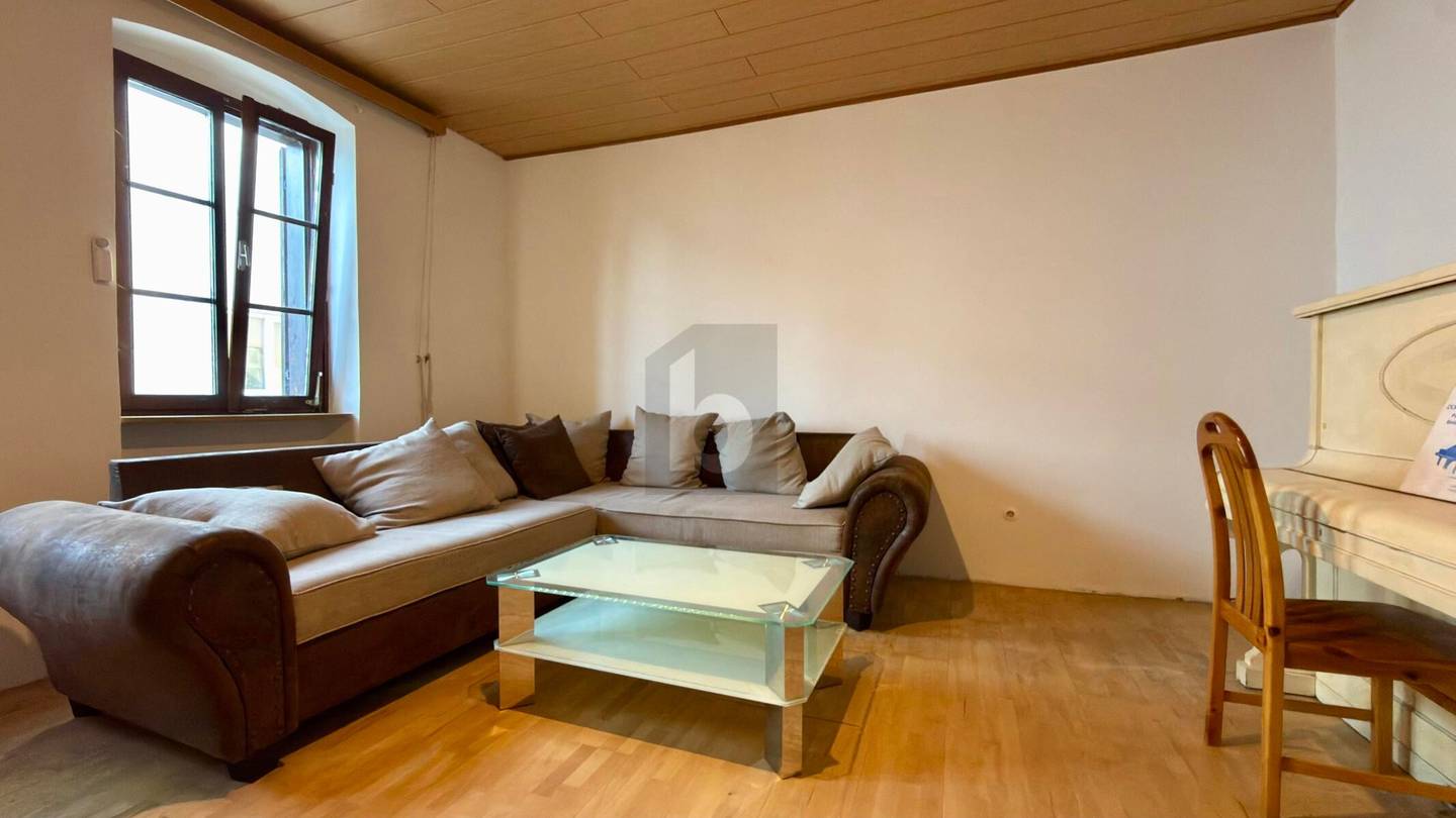 Partially renovated and peaceful with barn Wohnung
