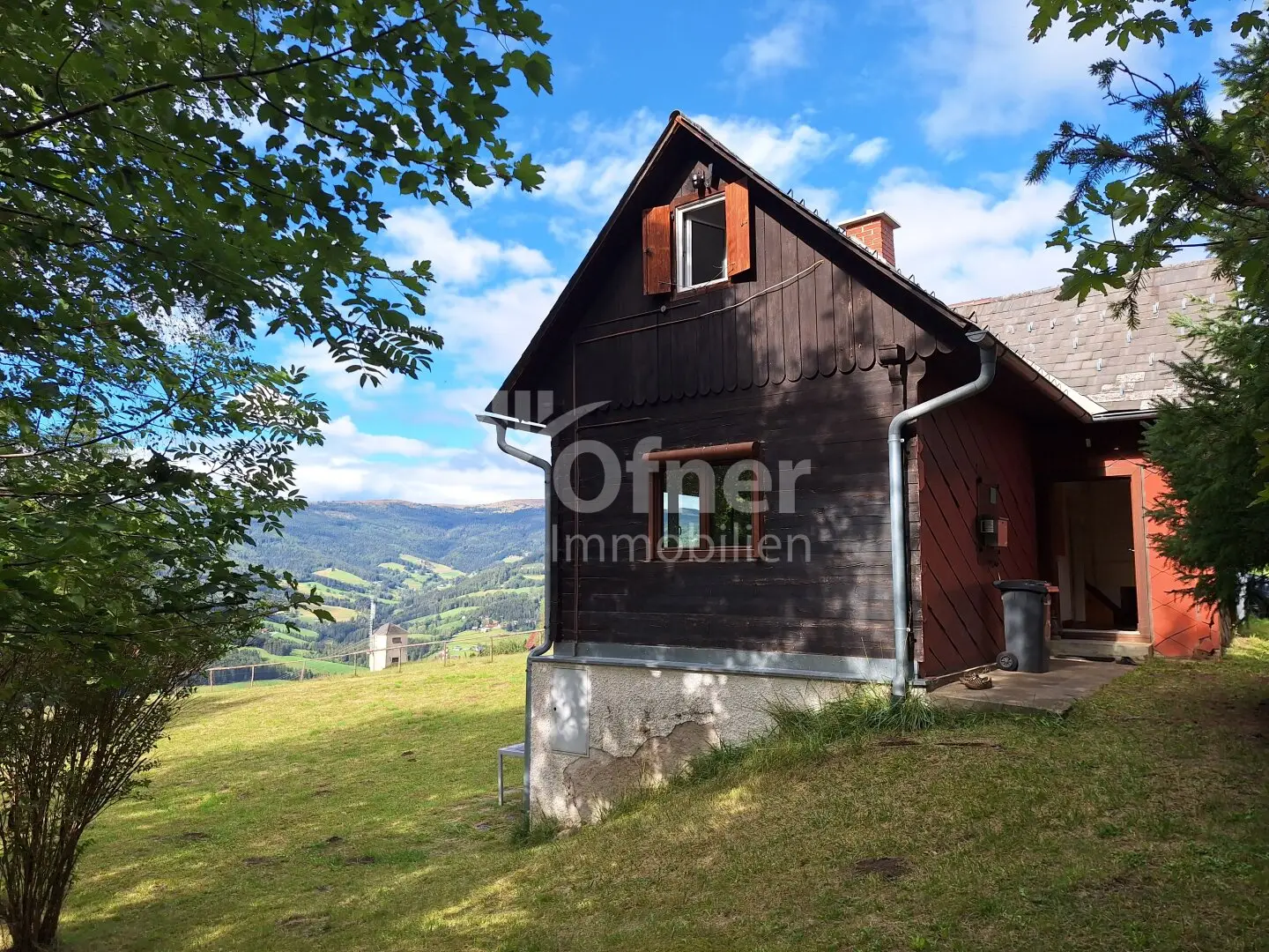 Charming house in unobstructed alpine and panoramic location in St. Hemma