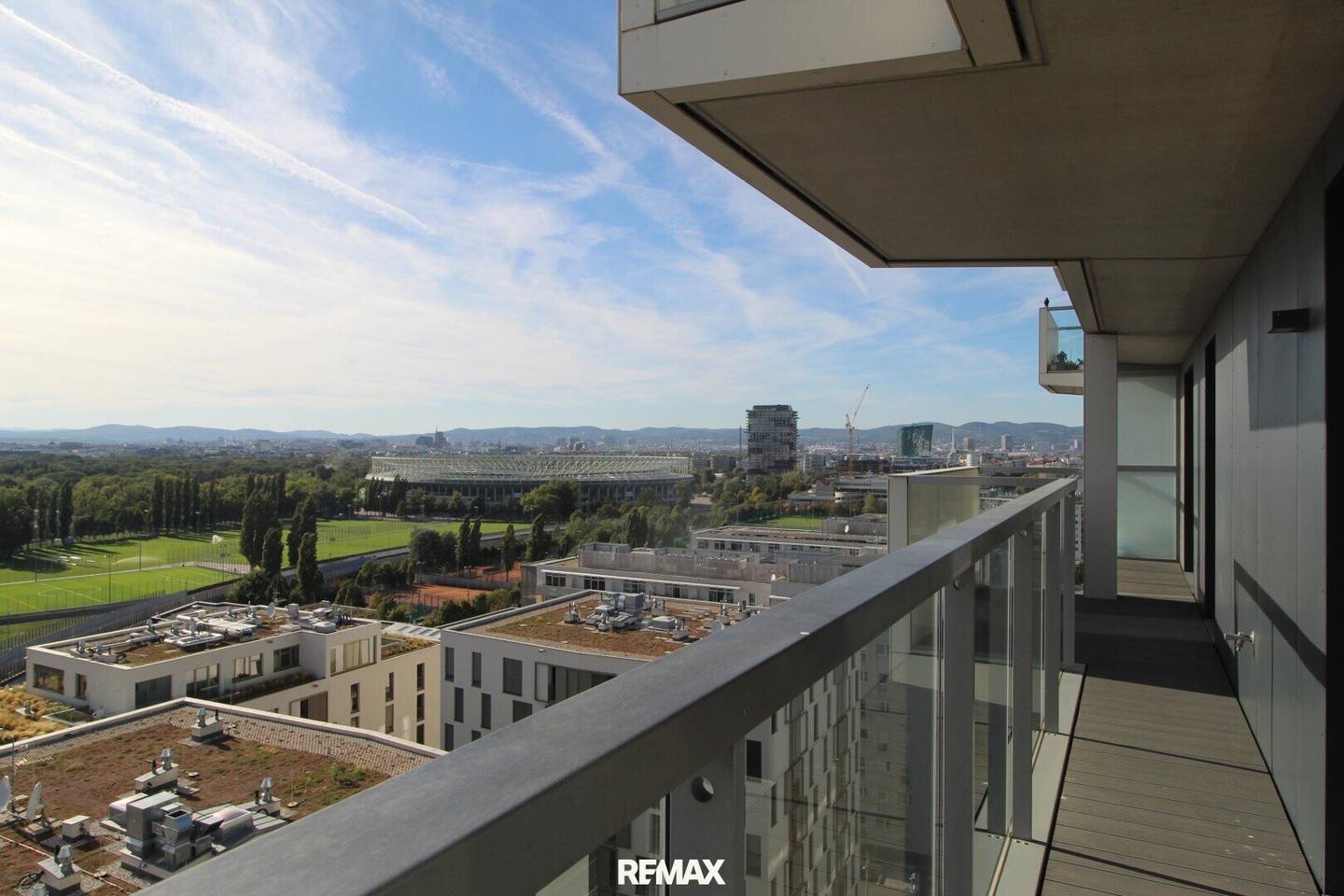 Marina Tower – 14th Floor