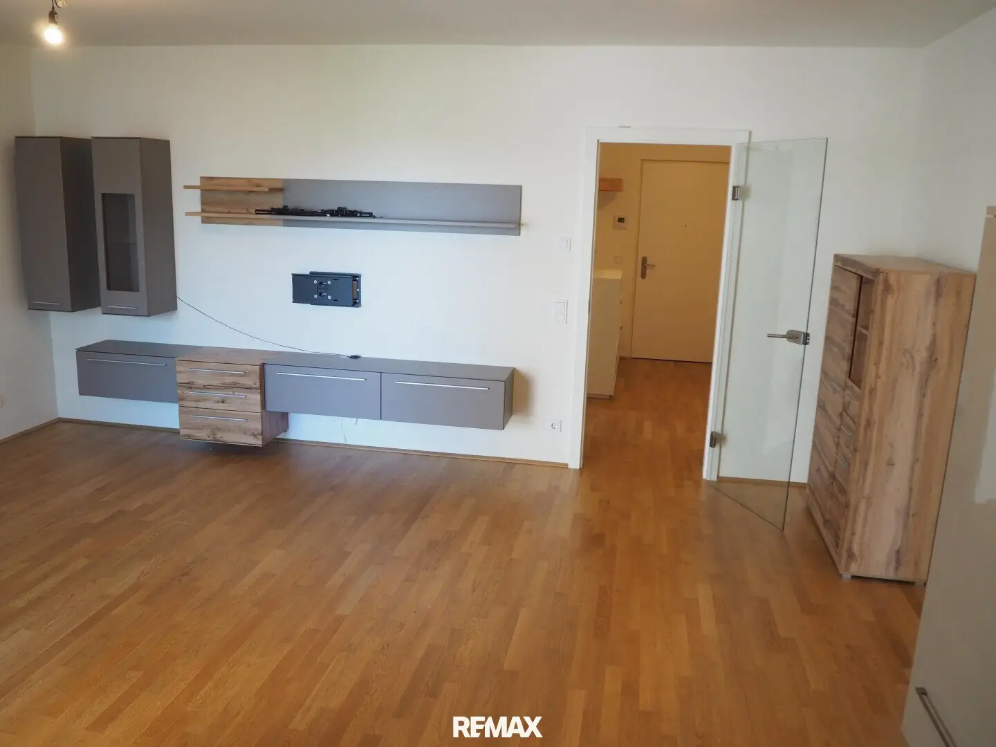 3-room condominium with loggia Quiet but well-connected location!