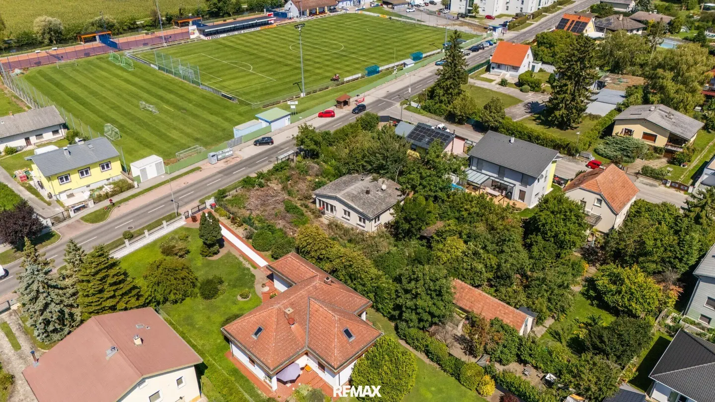 BUILDING PLOT IN PRIME LOCATION | approx. 1.085 m² | Sunny Orientation
