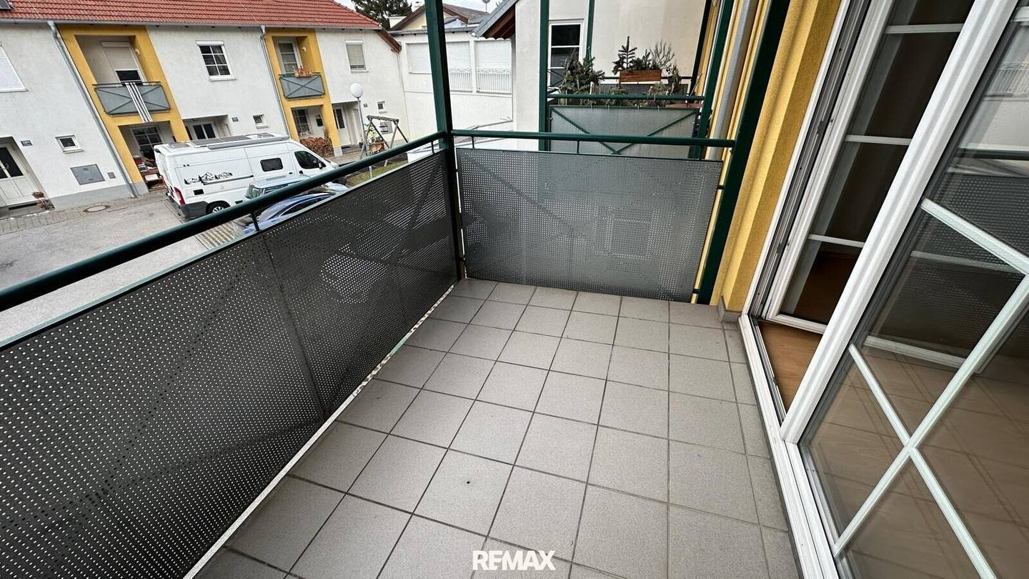 Central location, west balcony