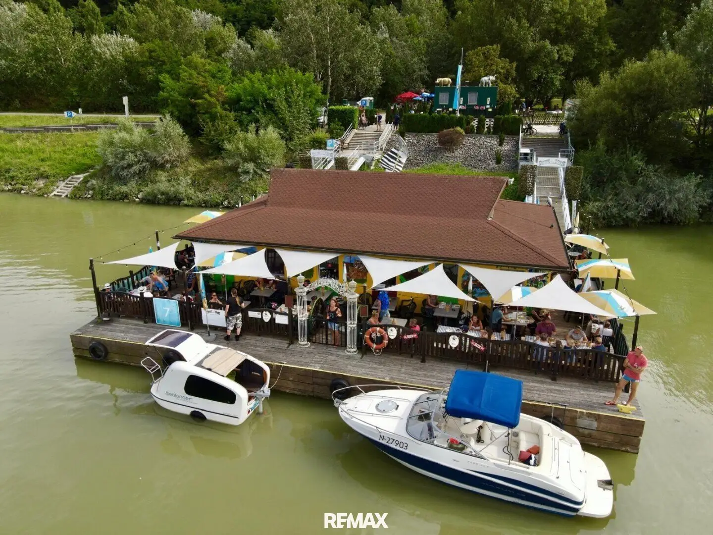 The African Queen on the Danube your chance for cult gastro with dream location