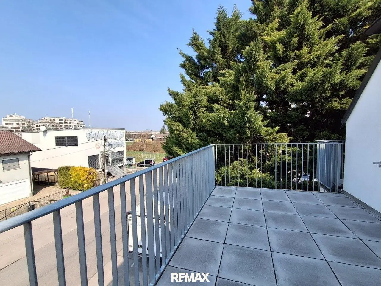 U2-Aspernstrasse - New top floor terrace apartment with parking