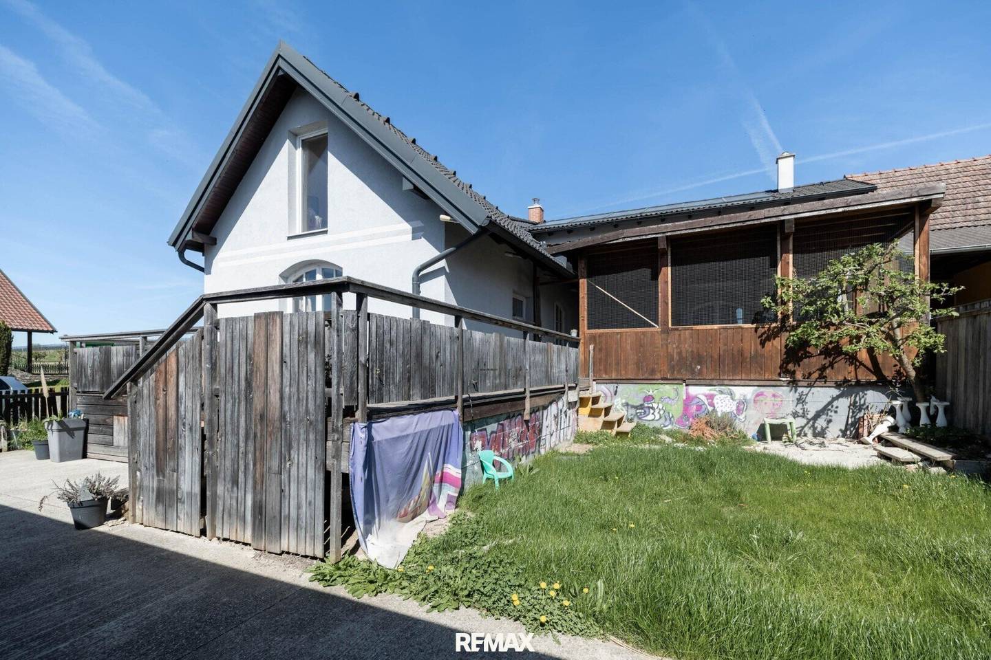 Spacious single-family house with plenty of space for family, work and hobby