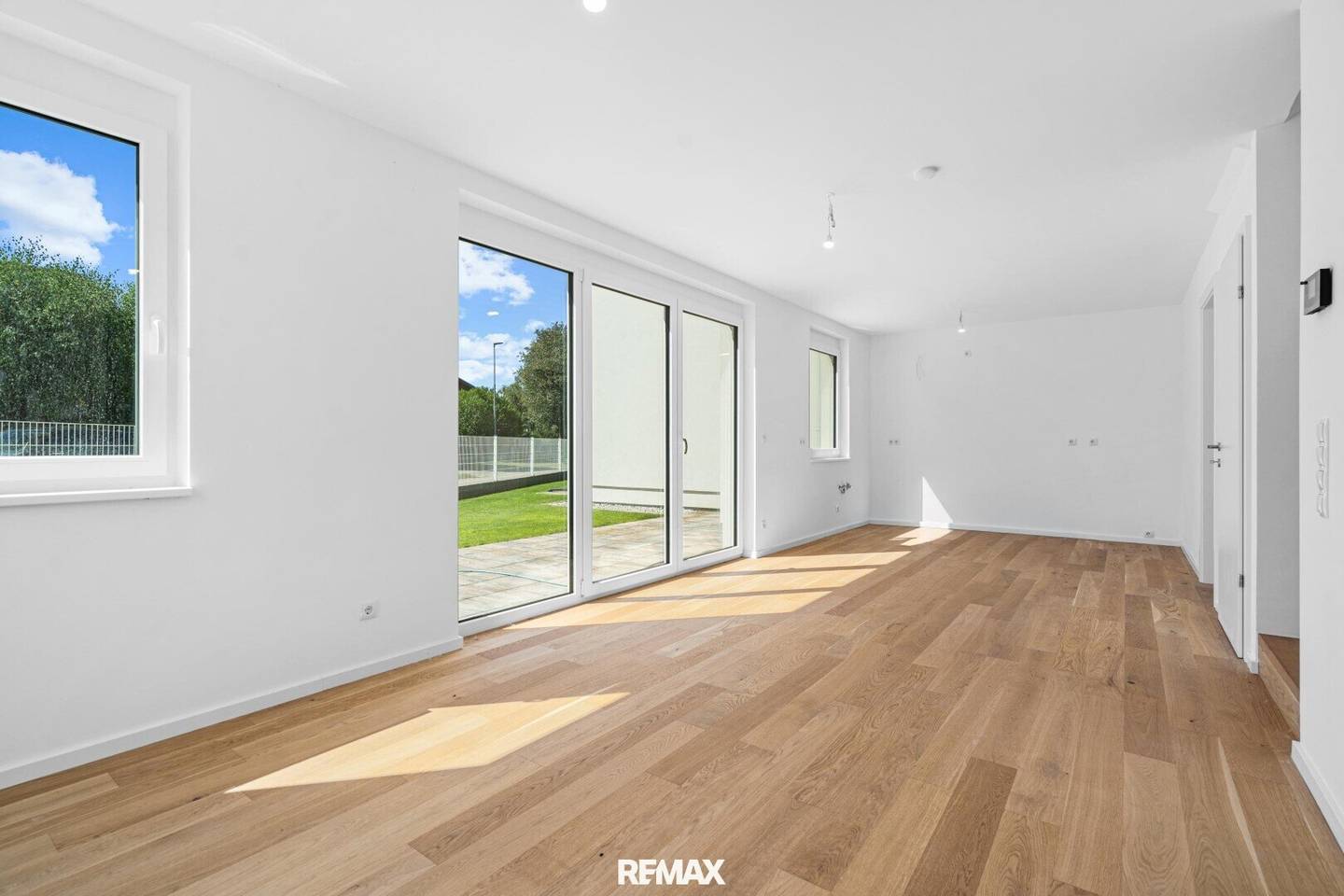 Family happiness in top location, spacious semi-detached houses in Stockerau