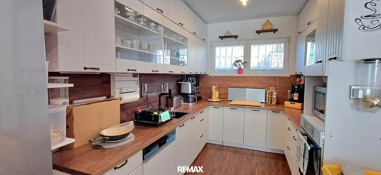 Modern terraced house with garden, 2 roof terraces &amp; full basement