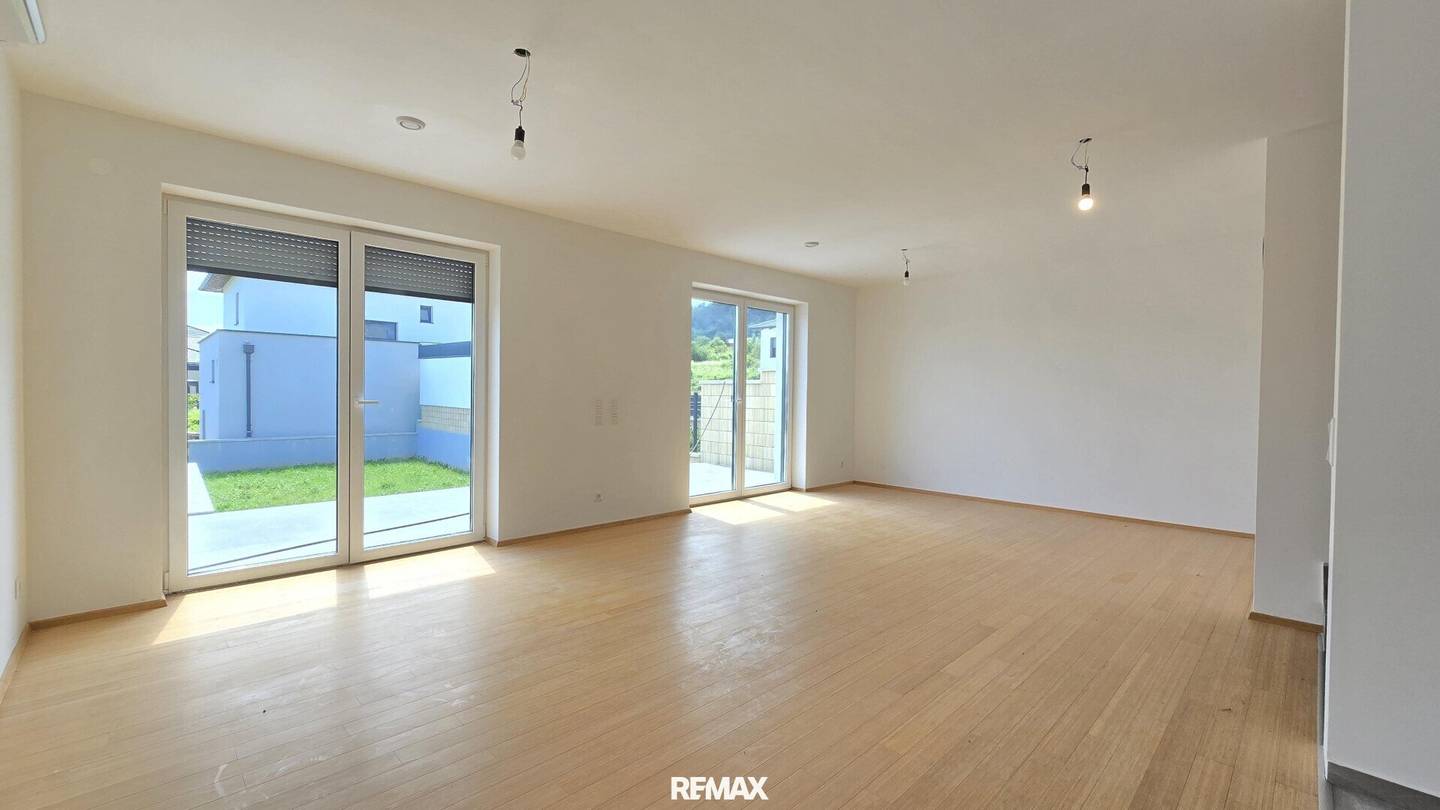 Your new home in Reichersdorf Semi detached house with pool and dream garden