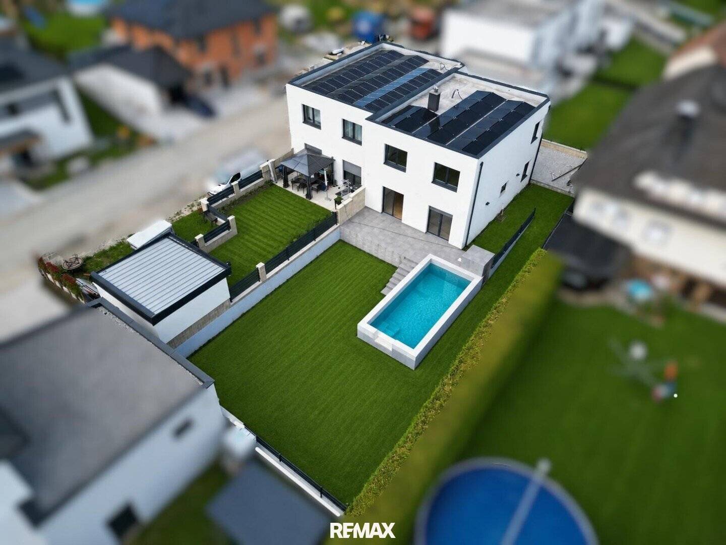 Your new home in Reichersdorf Semi detached house with pool and dream garden