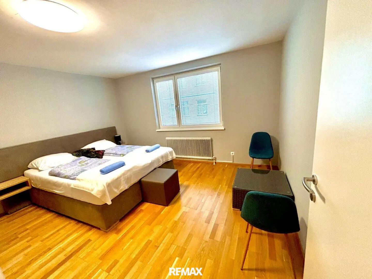 4th floor with elevator fully furnished with courtyard-facing balcony