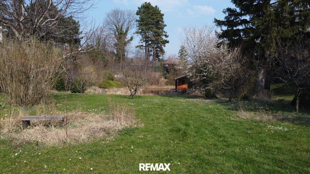 "Exklusives Refugium mit Biotop &amp; 3.000 qm Gartenparadies!"