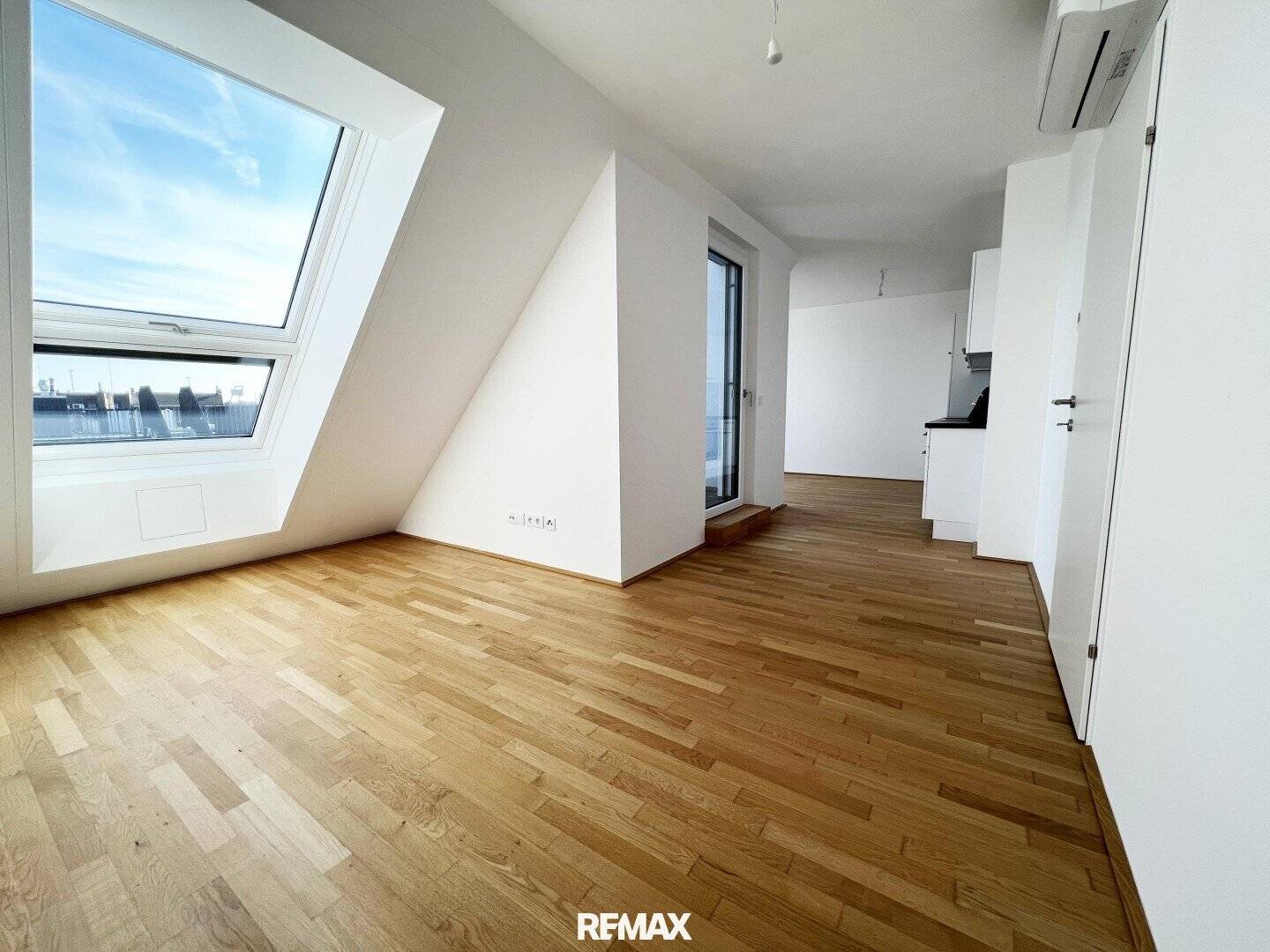 Exclusive penthouse apartment with 3 terraces – modern living near Wienerberg