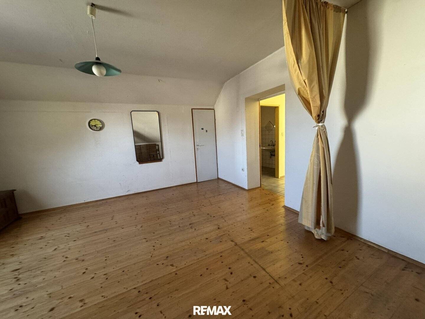 Investment property centrally located house offers many possibilities