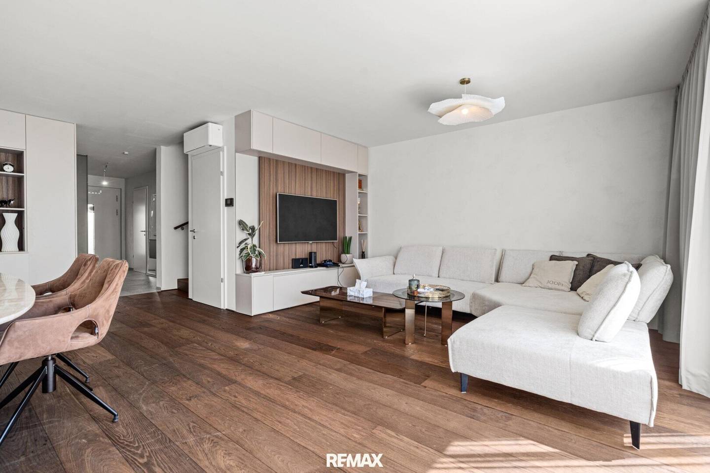 Luxurious &amp; central – semi-detached house in Stockerau with 6 rooms and high-quality furnishings