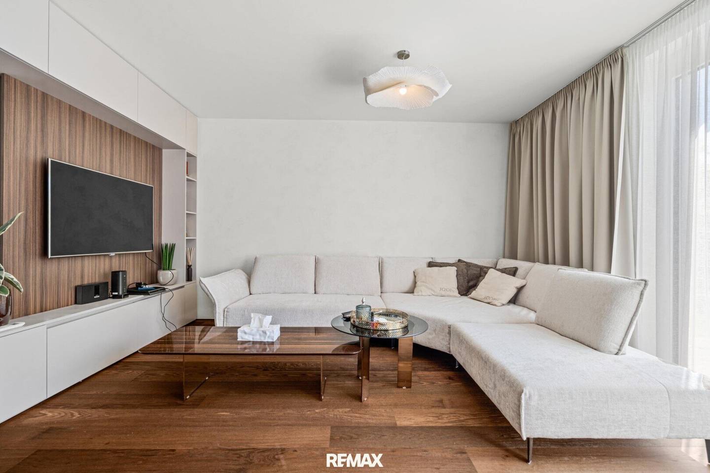 Luxurious &amp; central – semi-detached house in Stockerau with 6 rooms and high-quality furnishings