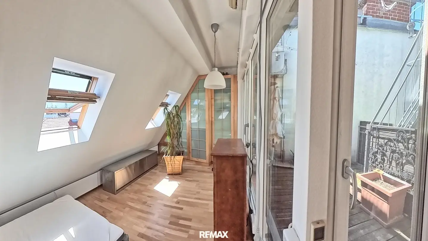 Splendid attic maisonette with terrace