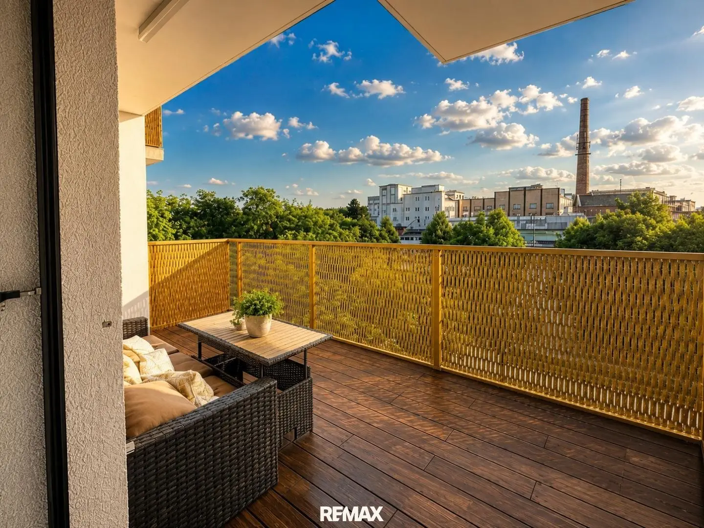 "Moderne 3-Zimmer-Wohnung mit Balkon, Klimaanlage und Rooftop-Pool!"