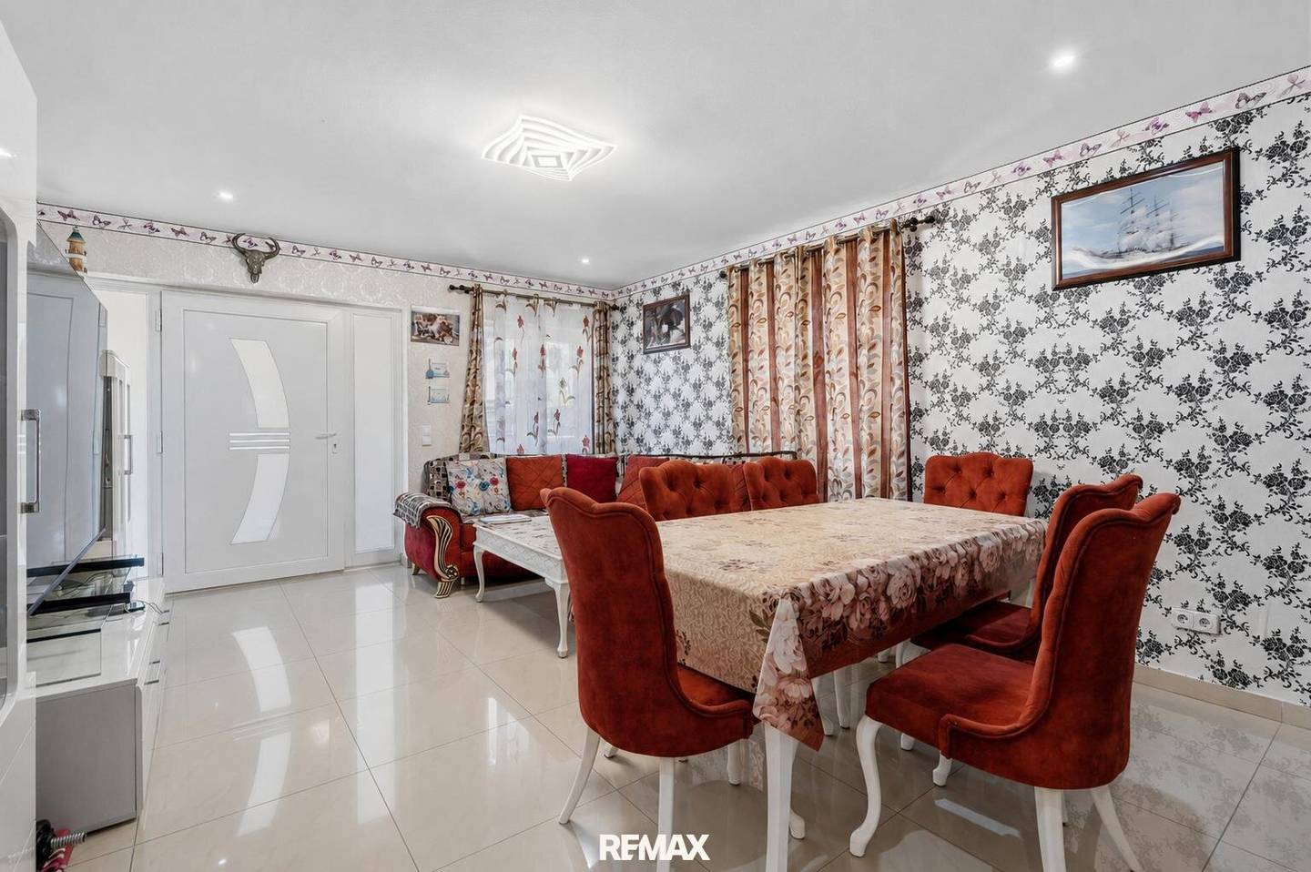 Modern living on the outskirts of Vienna – 188 m² living comfort near the city border