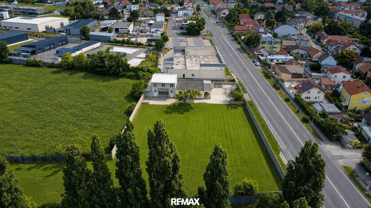 READY FOR BUSINESS? B17 GUNTRAMSDORF!