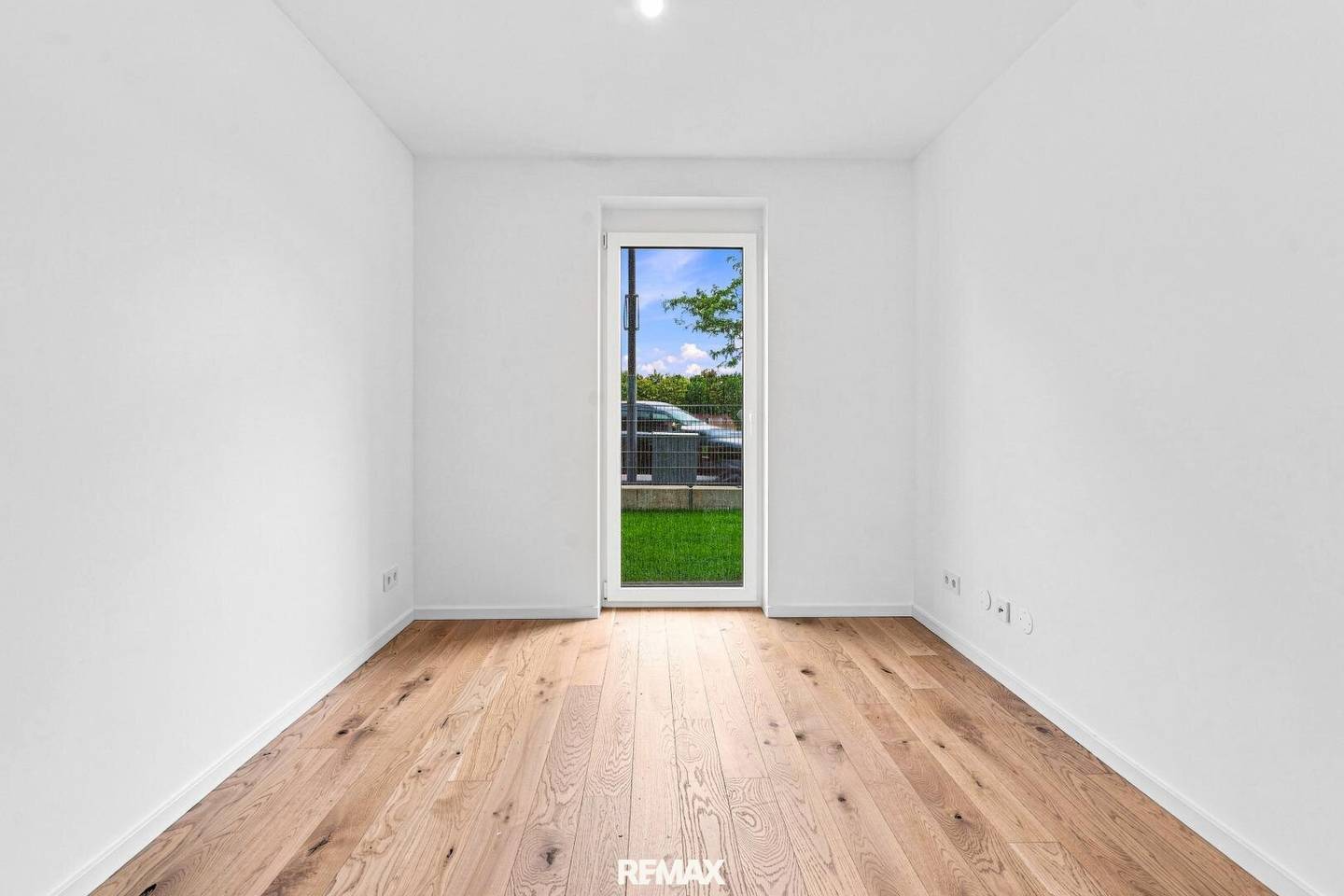 Commission-free for the buyer - 3-room garden apartment