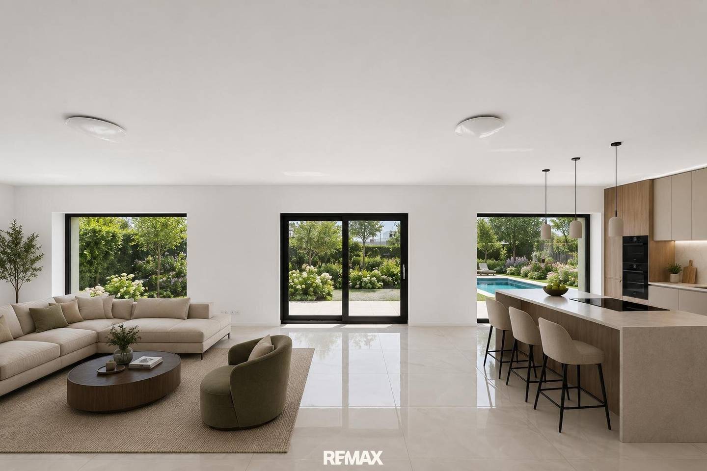 Luxurious semi-detached house with pool, garden and high quality fittings
