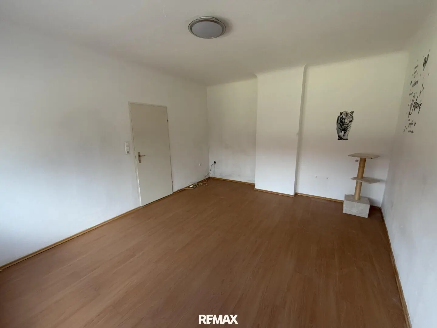 4 Wohn-Schlafzimmer b