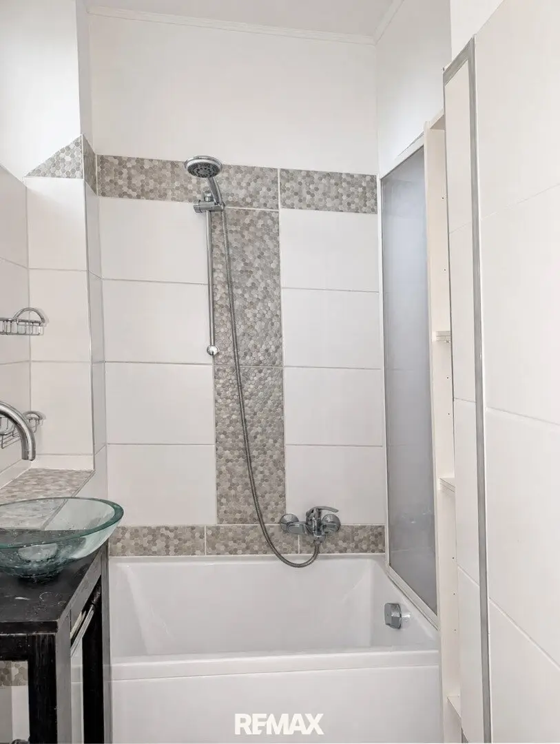 2 x 2 rooms for renovators