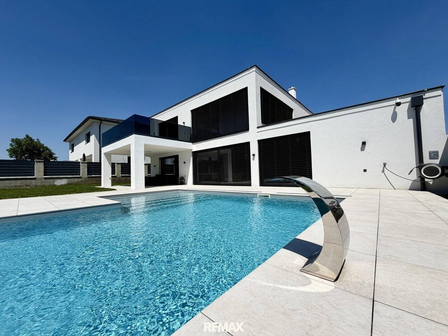 Modern Villa with Pool